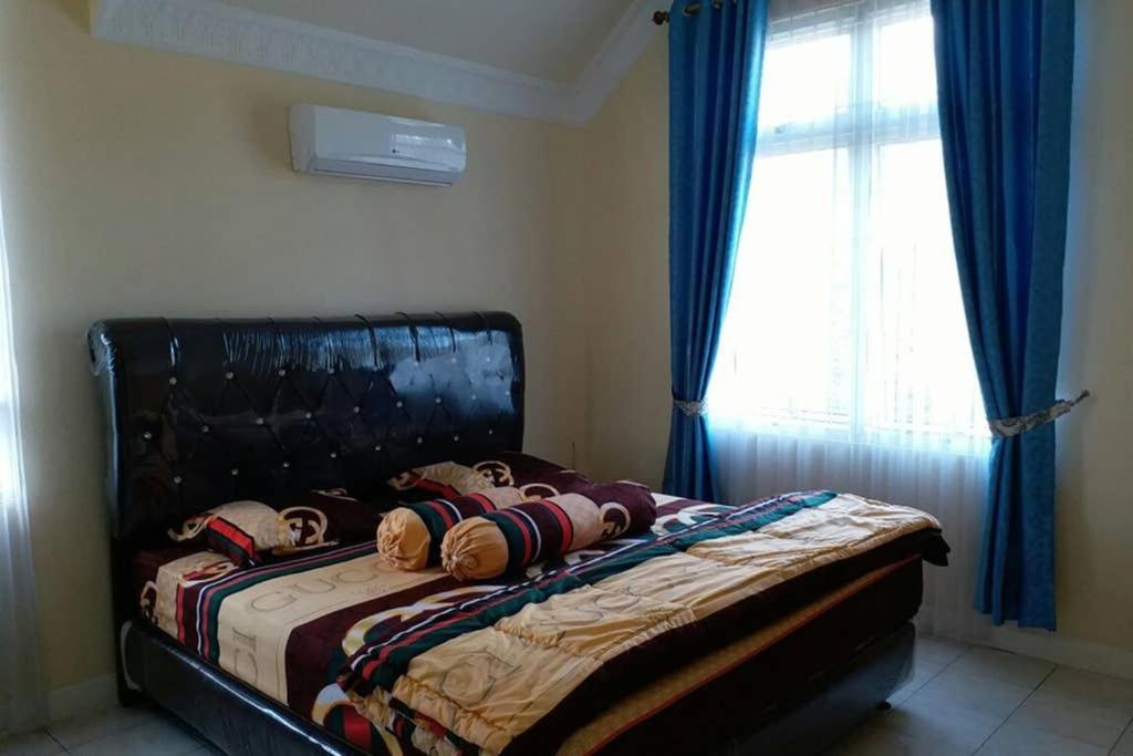 Villa Nils Cianjur Esterno foto