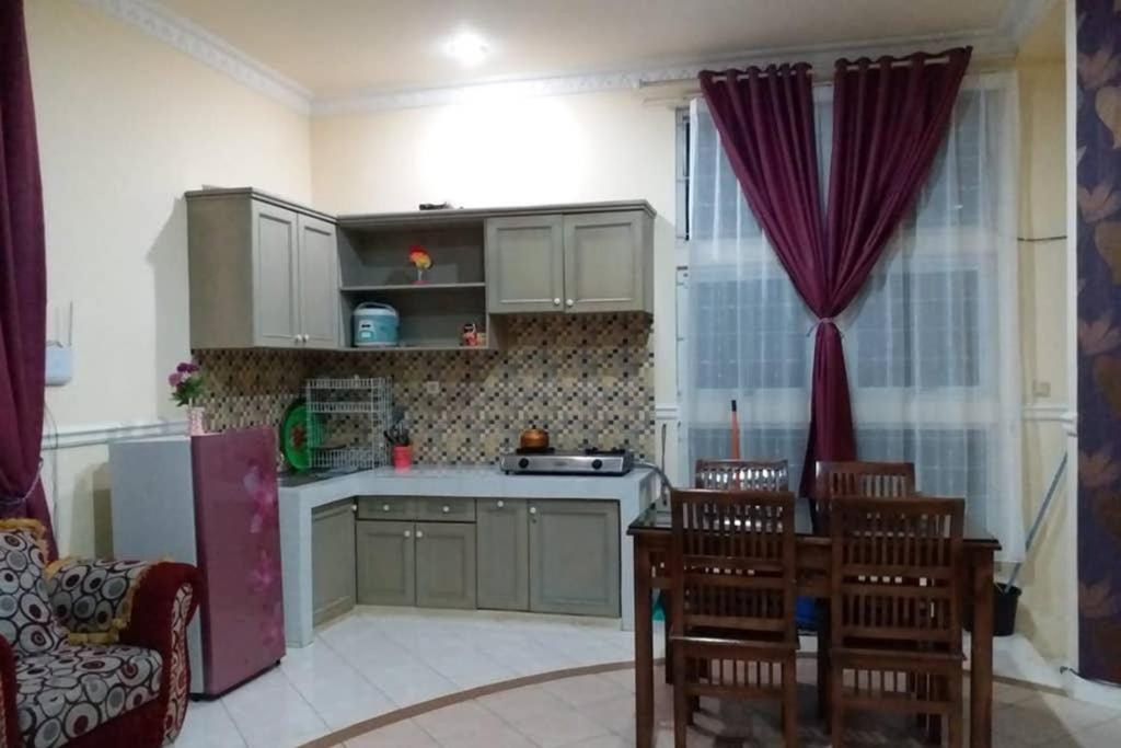 Villa Nils Cianjur Esterno foto